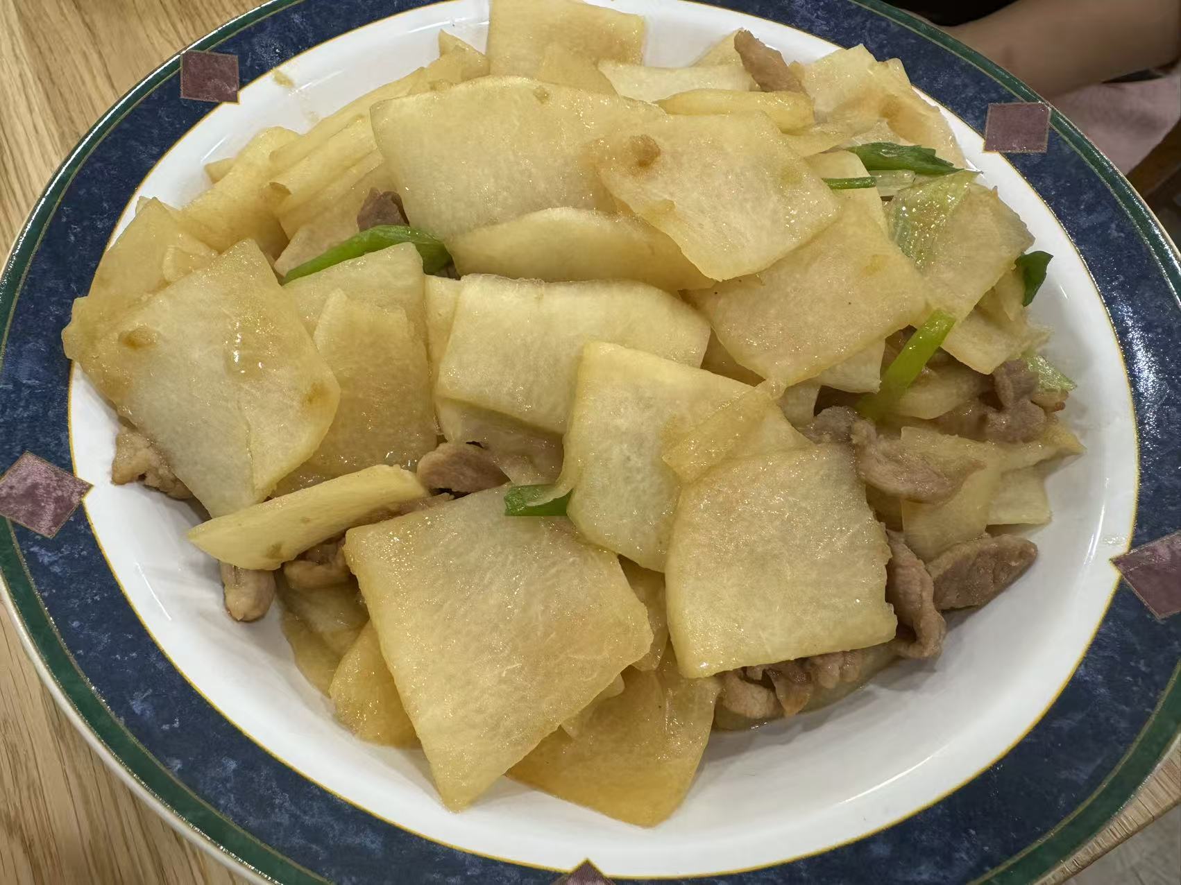 Jicama stir-fried with sliced meat