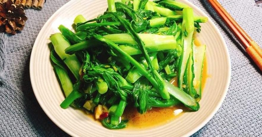Stir-fried choy sum