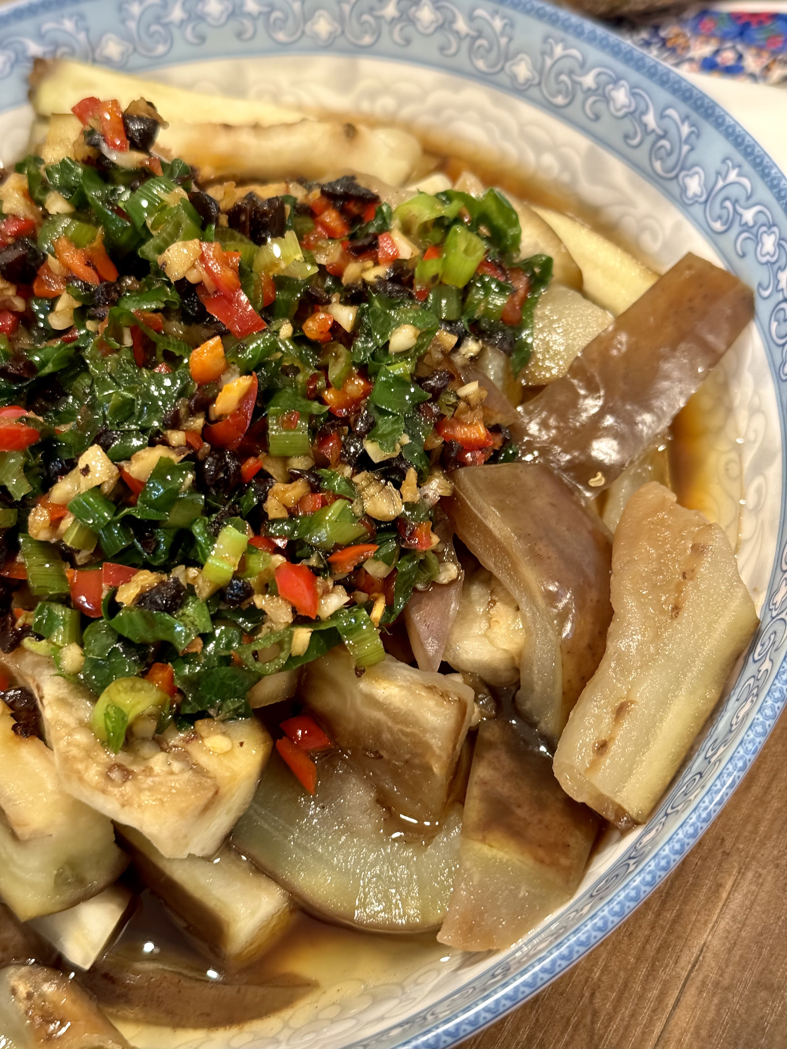 Braised eggplant in savory sauce